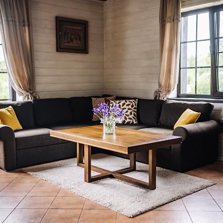 5 Stories Guest House Inkartai ภายนอก รูปภาพ