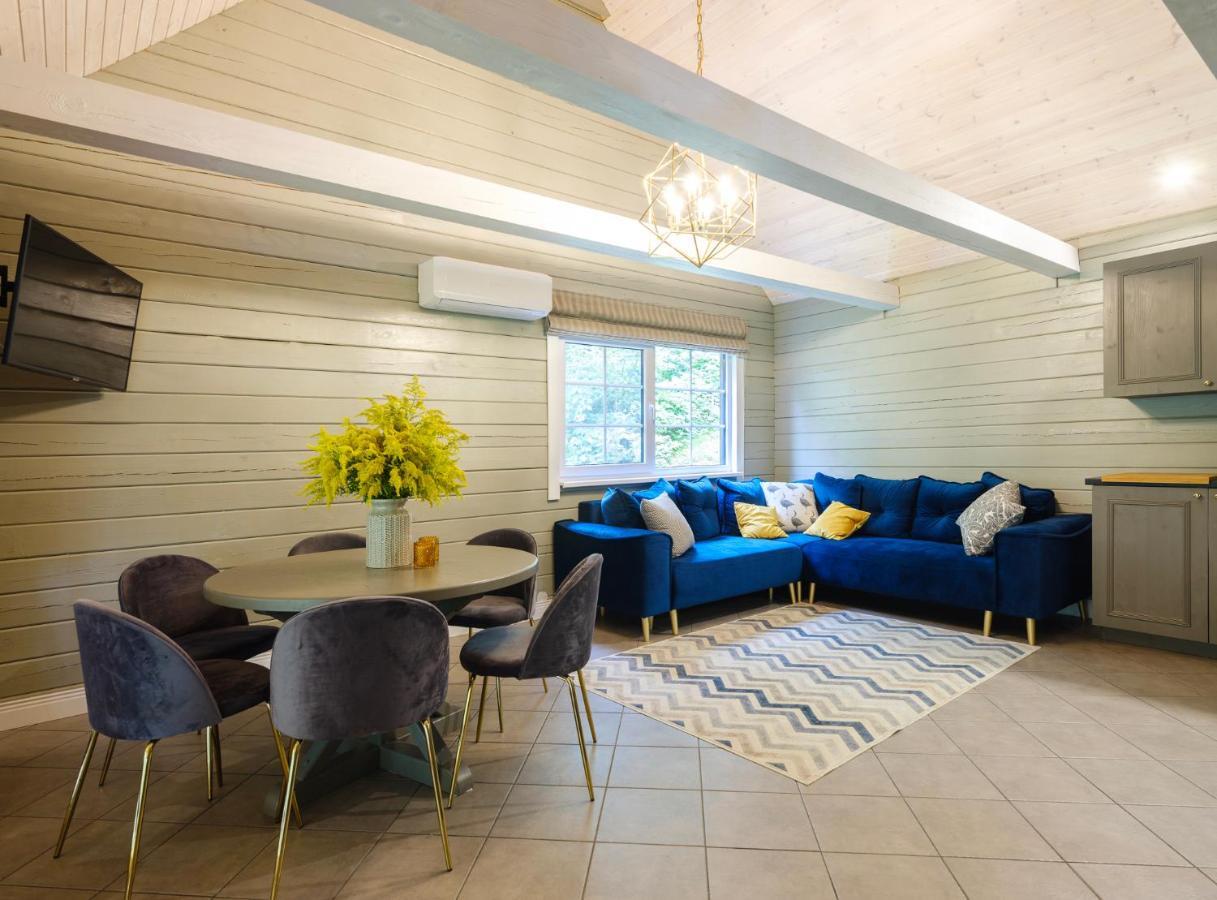 5 Stories Guest House Inkartai ภายนอก รูปภาพ