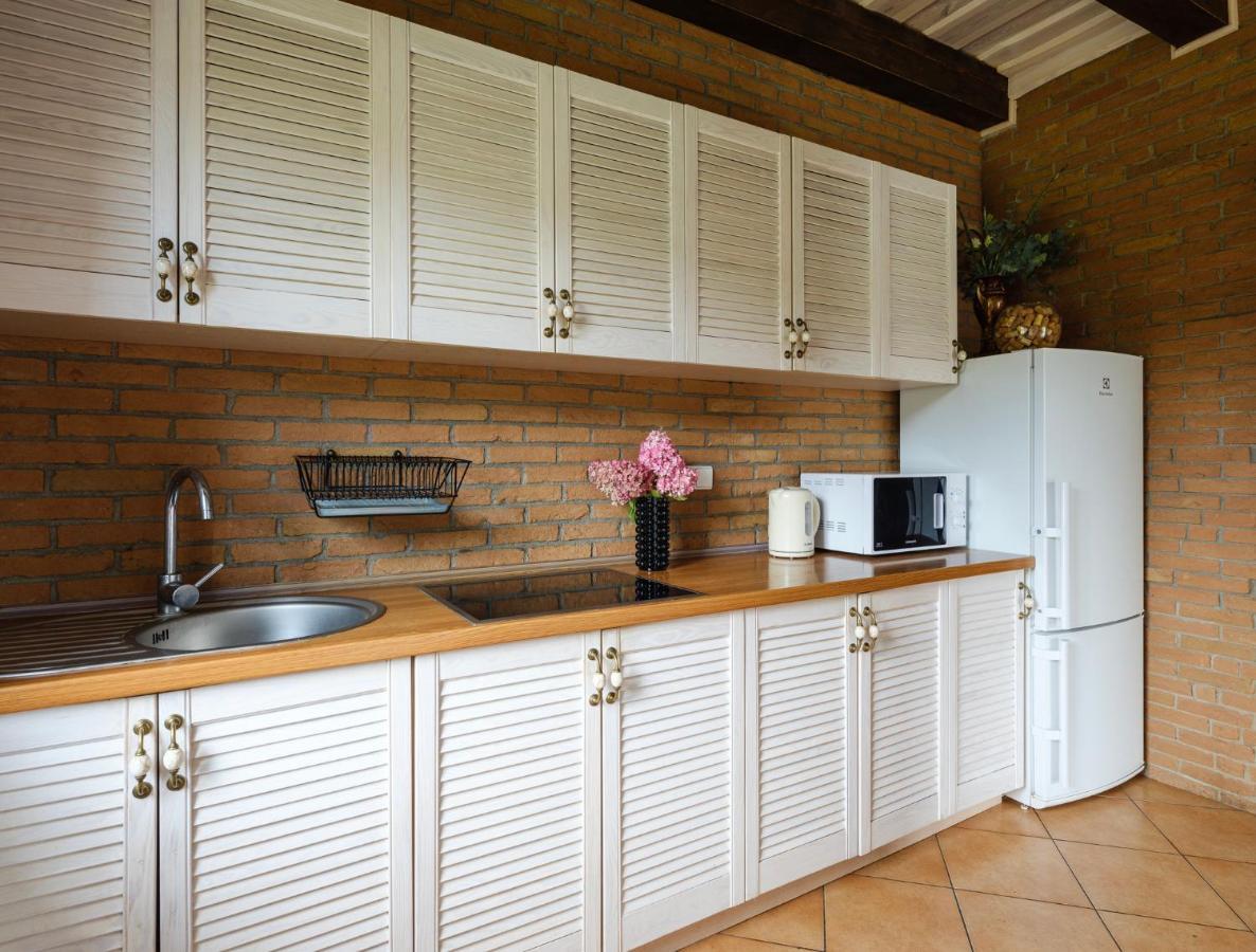 5 Stories Guest House Inkartai ภายนอก รูปภาพ